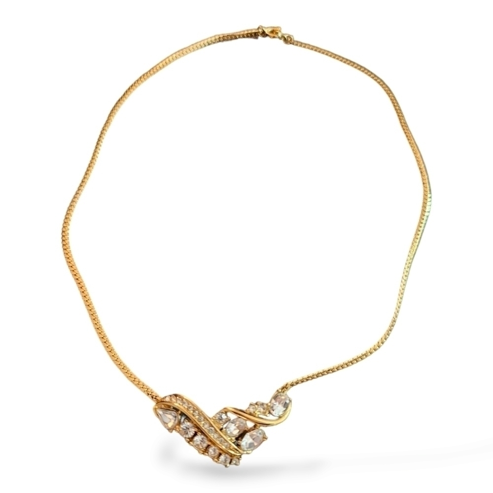 Vintage Golden Elegance: Twisted Ribbon Pendant Necklace